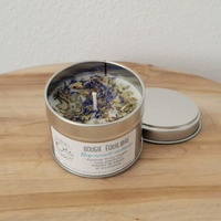 bougie-soin-energetique-energie-bien-etre-vegetale-artisanale-fait-main-fleurie-fleur-petales-equilibre-alignement-nag-champa-bouddha1