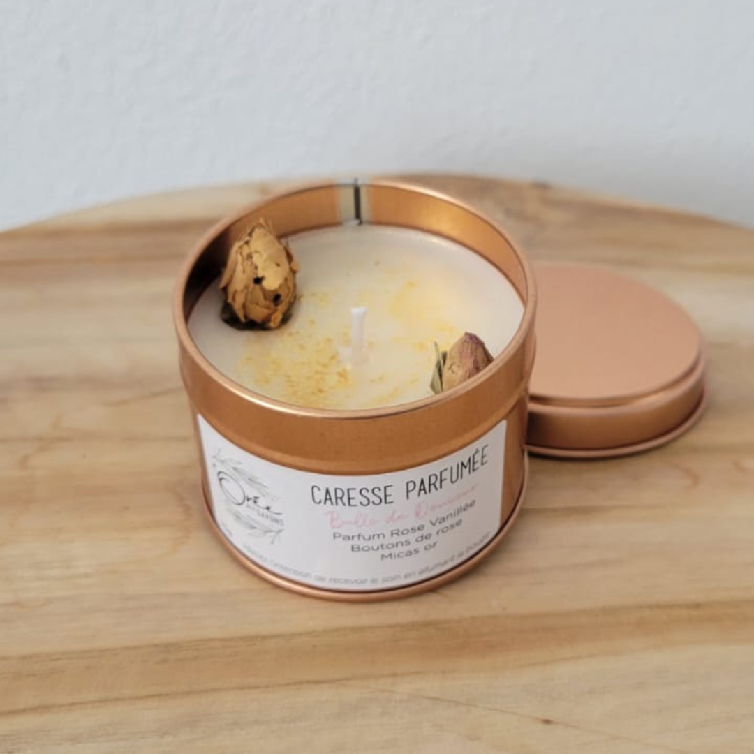 bougie-soin-energetique-energie-bien-etre-vegetale-artisanale-fait-main-fleurie-fleur-petales-micas-caresse-bulle-detente-rose-vanille1