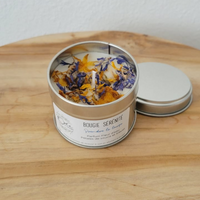 bougie-soin-energetique-energie-bien-etre-vegetale-artisanale-fait-main-fleurie-petales-paillette-micas-serenite-calme-fleur-eau-paix1