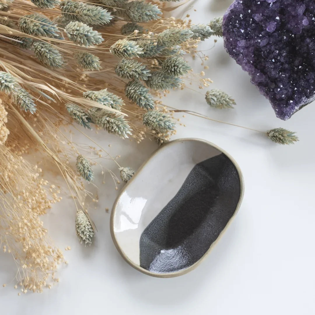 porte savon artisanal en céramique noir