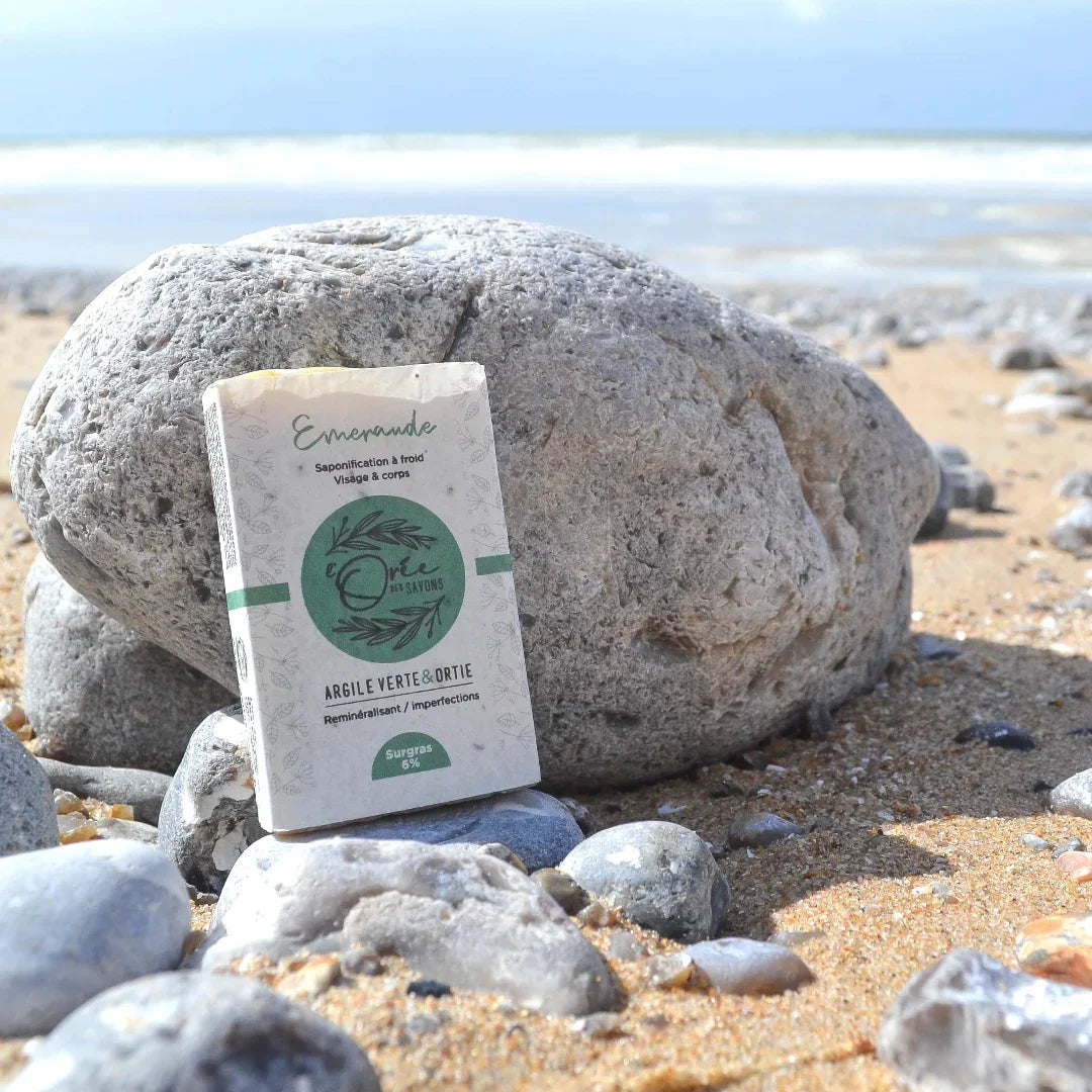savon solide naturel à l'argile verte et ortie pour imperfections