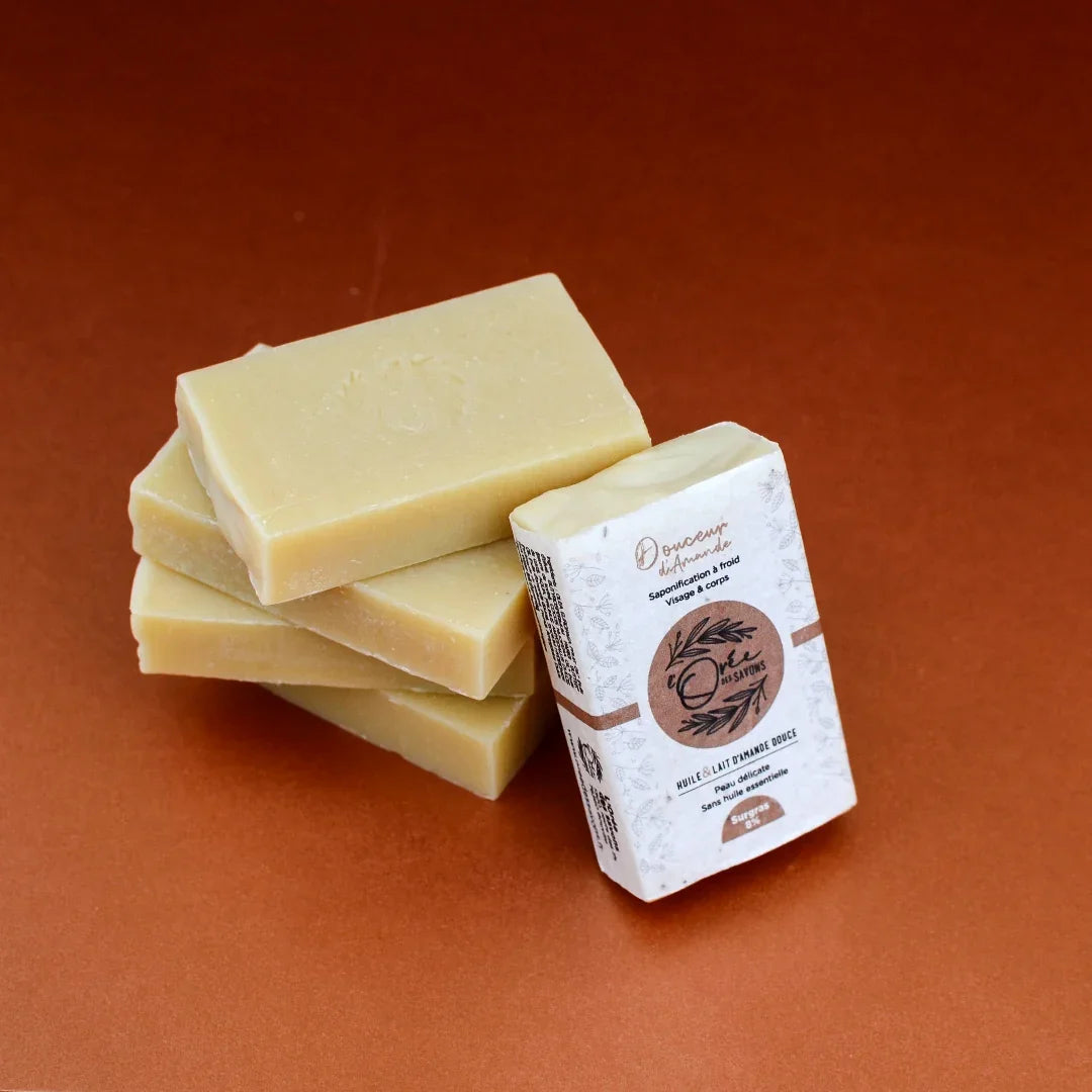 Douceur-amande-huile-lait-vegetal-savon-naturel-saponification-a-froid-l-oree-des-savons-artisanal-fabrique-en-france-fait-main-bio-peau-soin6